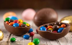 Kinder vajíčko, vajíčko s překvapením uvnitř