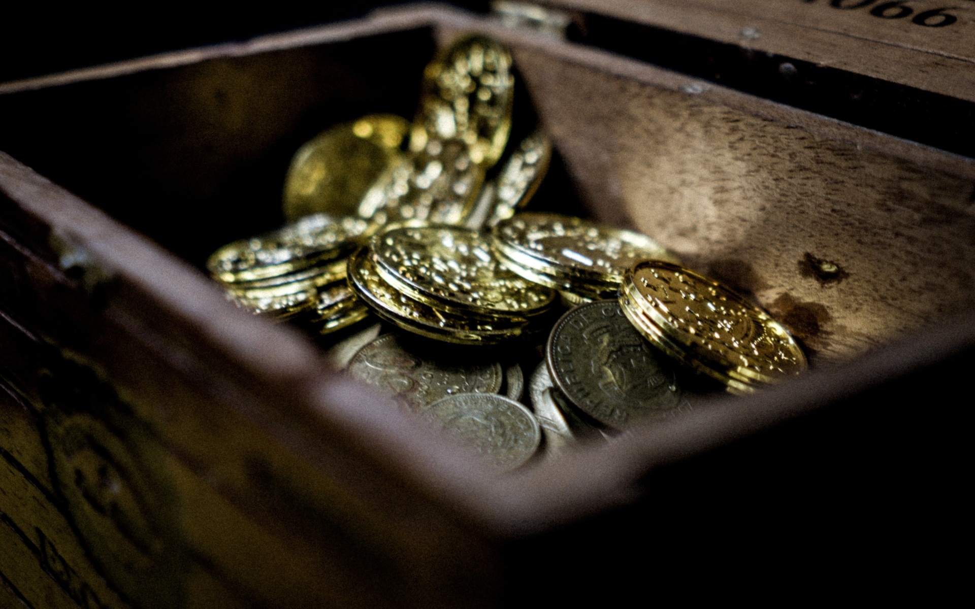 poklad, zlato, zlaťáky, truhla s pokladem